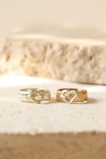 Buckle heart ring