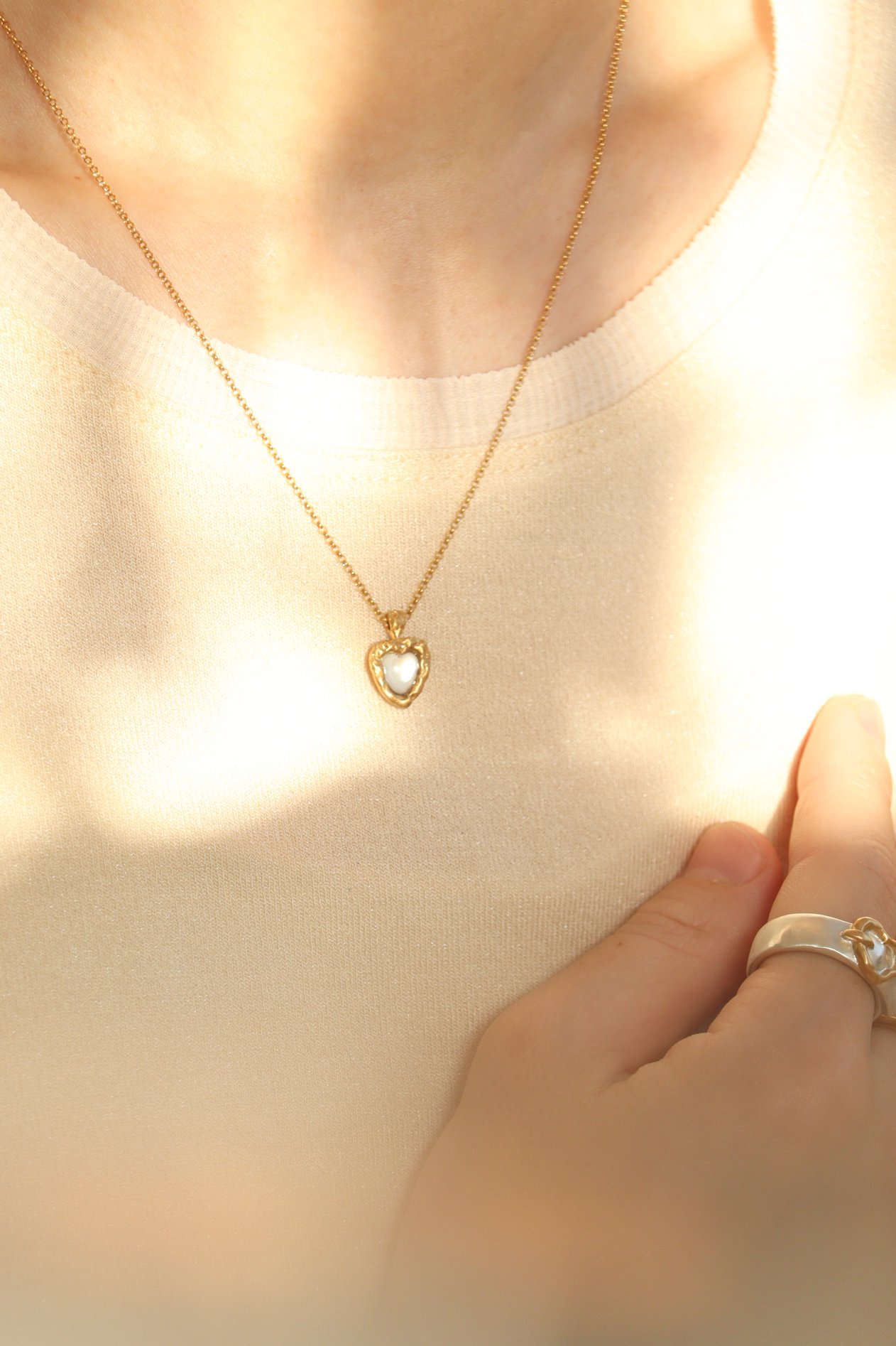 Shell heart necklace - emiru