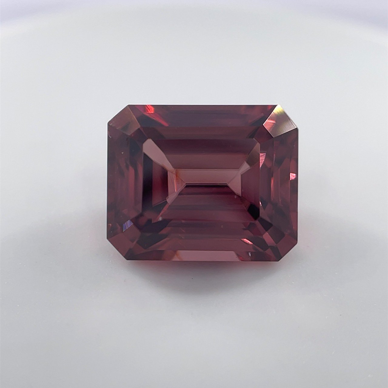 500824 ގَ َ OCT 7.37ct