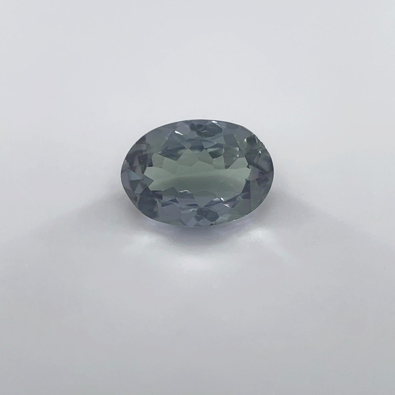 501544 ʎގ׎ގ َ OV 0.88ct