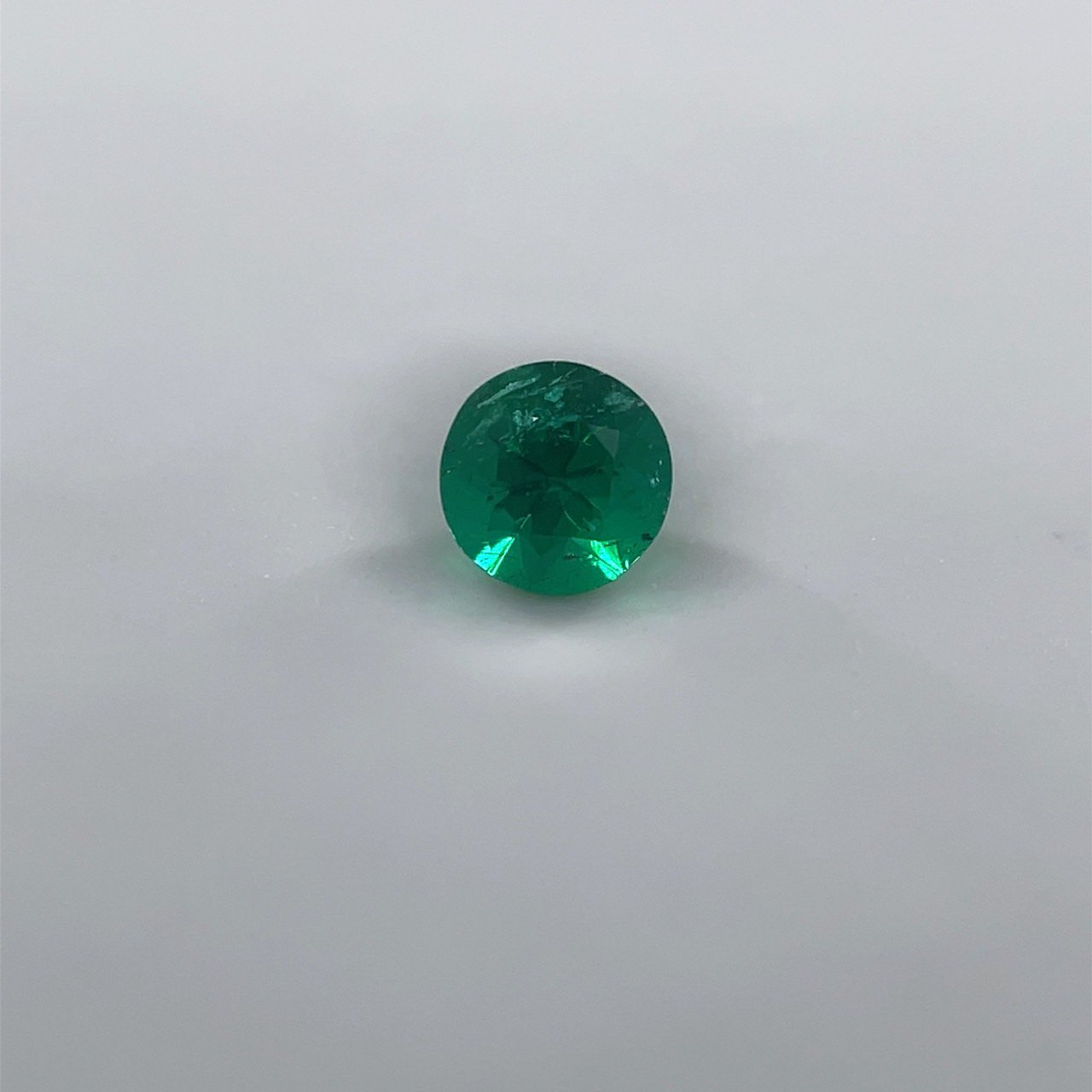 505303 ｻﾞﾝﾋﾞｱ産ｴﾒﾗﾙﾄﾞﾙｰｽ RD 0.12ct - カピルのお店デルミリオーレ