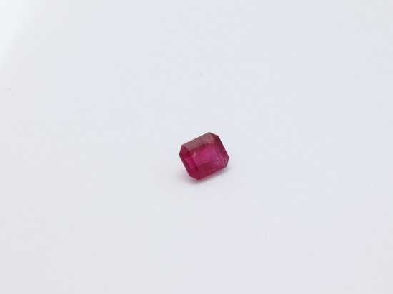 から厳選した レッドベリル 2個で0.38ct | www.happychild.co