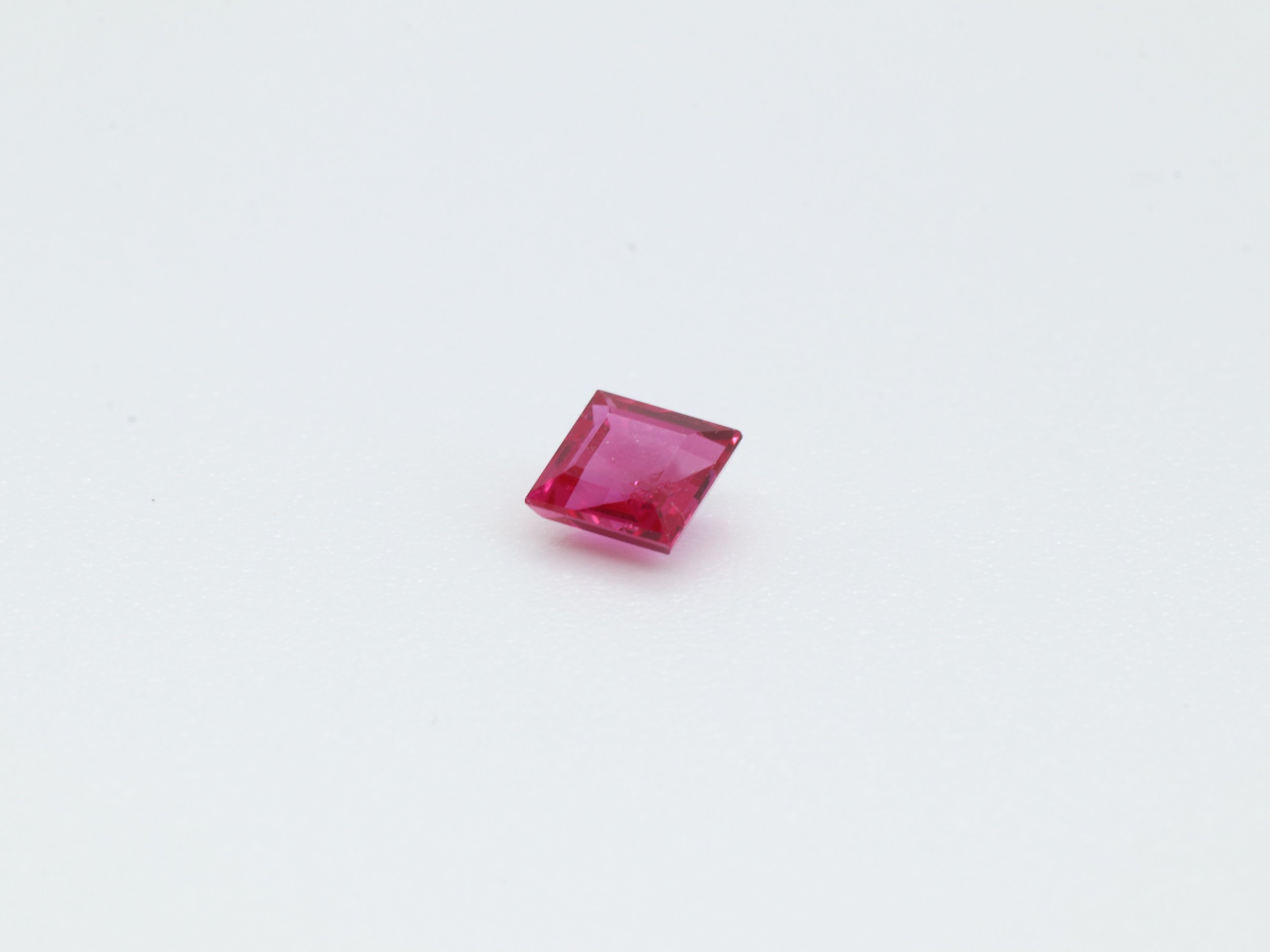 507530 ﾐｬﾝﾏｰ産ﾙﾋﾞｰ ﾙｰｽ SQ 0.334ct 日独ソ付 - カピルのお店