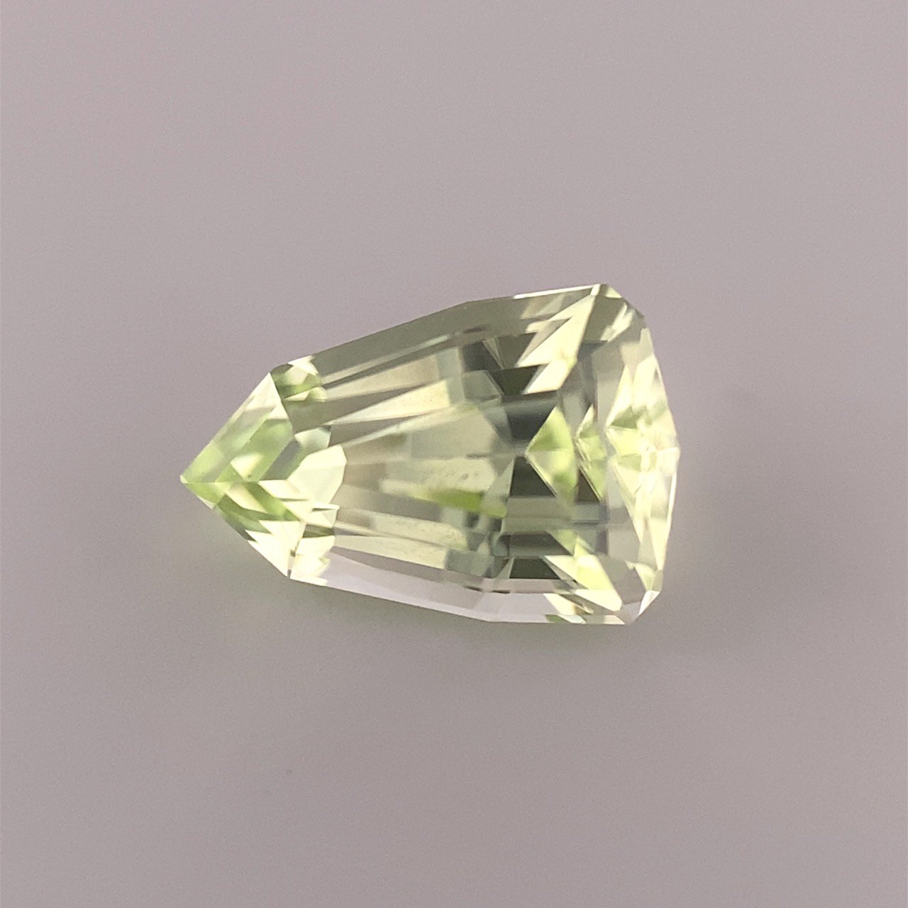 カピル ガーネット 0.6ct ルース