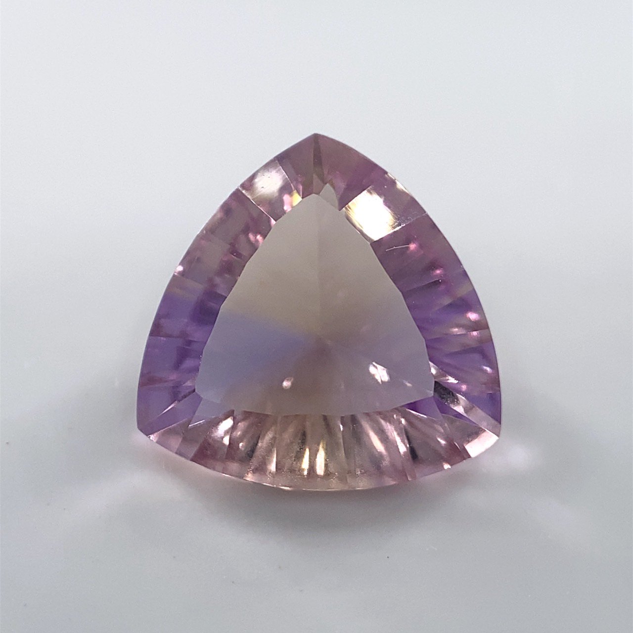 Ametrine アメトリン - カピルのお店デルミリオーレ