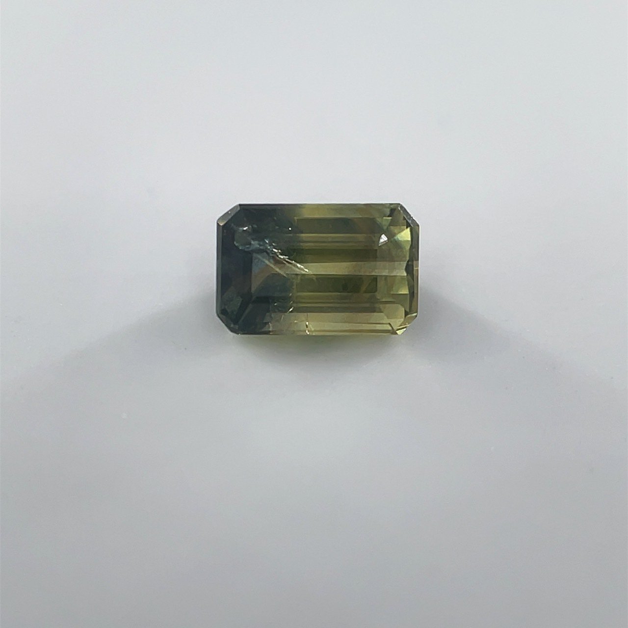 508275 ̎ َ EM 0.77ct