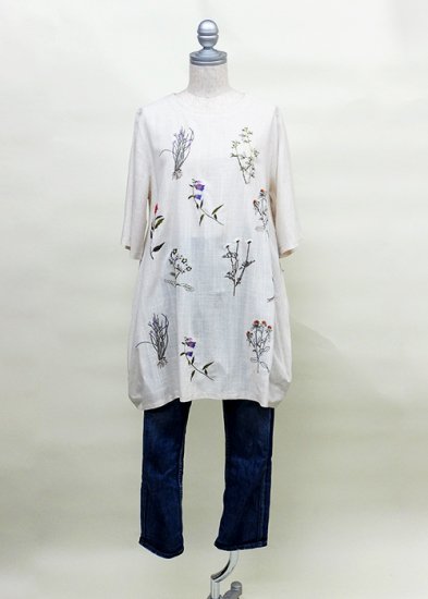花柄　刺繍入りチュニック - JANNOEL（ジャンノエル）は共栄ニット株式会社が運営する婦人服のオンラインストア