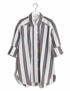 <img class='new_mark_img1' src='https://img.shop-pro.jp/img/new/icons8.gif' style='border:none;display:inline;margin:0px;padding:0px;width:auto;' />Placket Detail Shirt