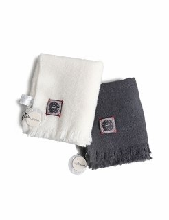<img class='new_mark_img1' src='https://img.shop-pro.jp/img/new/icons8.gif' style='border:none;display:inline;margin:0px;padding:0px;width:auto;' />FLEECY Solid Scarf