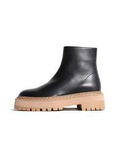 <img class='new_mark_img1' src='https://img.shop-pro.jp/img/new/icons8.gif' style='border:none;display:inline;margin:0px;padding:0px;width:auto;' />Lug Sole Platform Boots