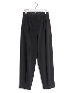 <img class='new_mark_img1' src='https://img.shop-pro.jp/img/new/icons16.gif' style='border:none;display:inline;margin:0px;padding:0px;width:auto;' />50% OFF / Pleated Suit Pants
