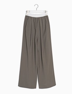 <img class='new_mark_img1' src='https://img.shop-pro.jp/img/new/icons8.gif' style='border:none;display:inline;margin:0px;padding:0px;width:auto;' />Tropical Wool Marit Pull On Pant