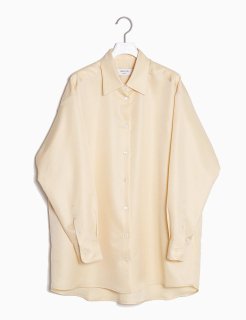 <img class='new_mark_img1' src='https://img.shop-pro.jp/img/new/icons8.gif' style='border:none;display:inline;margin:0px;padding:0px;width:auto;' />Wool Silk Oversized Shirt
