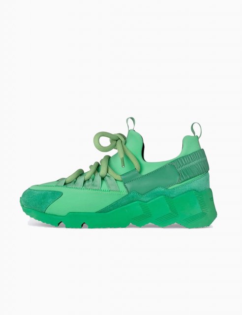 <img class='new_mark_img1' src='https://img.shop-pro.jp/img/new/icons8.gif' style='border:none;display:inline;margin:0px;padding:0px;width:auto;' />Trek Comet Sneakers
