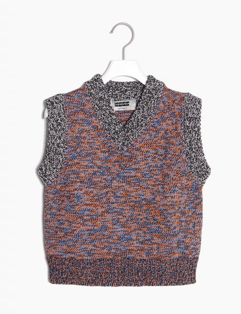 <img class='new_mark_img1' src='https://img.shop-pro.jp/img/new/icons8.gif' style='border:none;display:inline;margin:0px;padding:0px;width:auto;' />ZIKKI V-neck Knit Vest