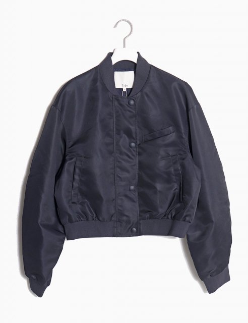 <img class='new_mark_img1' src='https://img.shop-pro.jp/img/new/icons8.gif' style='border:none;display:inline;margin:0px;padding:0px;width:auto;' />Eco Nylon Cropped Bomber