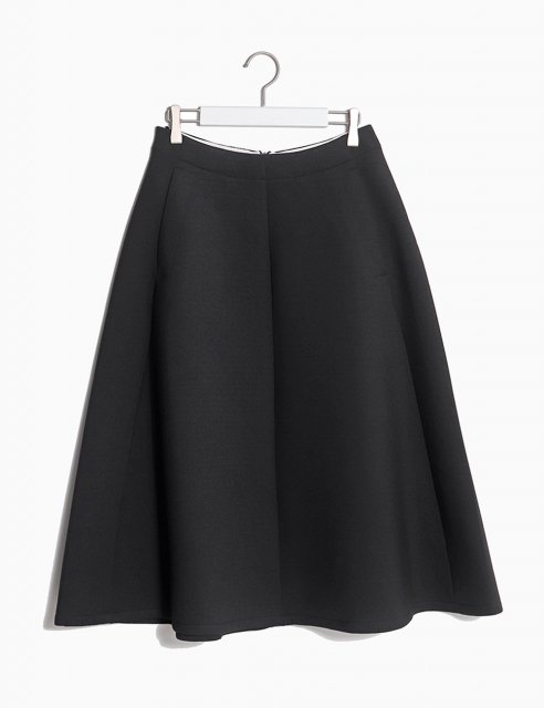 <img class='new_mark_img1' src='https://img.shop-pro.jp/img/new/icons8.gif' style='border:none;display:inline;margin:0px;padding:0px;width:auto;' />OCRA / SCUBE Flare Skirt