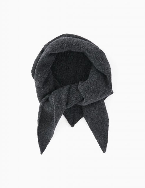 <img class='new_mark_img1' src='https://img.shop-pro.jp/img/new/icons8.gif' style='border:none;display:inline;margin:0px;padding:0px;width:auto;' />TRIGON 7GG Triangle Scarf