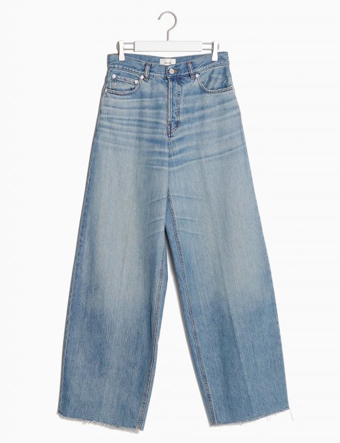 <img class='new_mark_img1' src='https://img.shop-pro.jp/img/new/icons8.gif' style='border:none;display:inline;margin:0px;padding:0px;width:auto;' />BETHANY Wide Leg Jeans