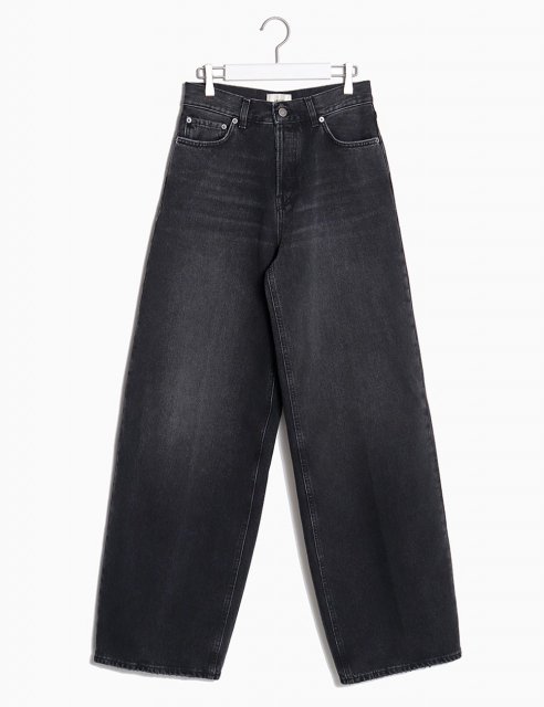 <img class='new_mark_img1' src='https://img.shop-pro.jp/img/new/icons8.gif' style='border:none;display:inline;margin:0px;padding:0px;width:auto;' />BETHANY Wide Leg Jeans