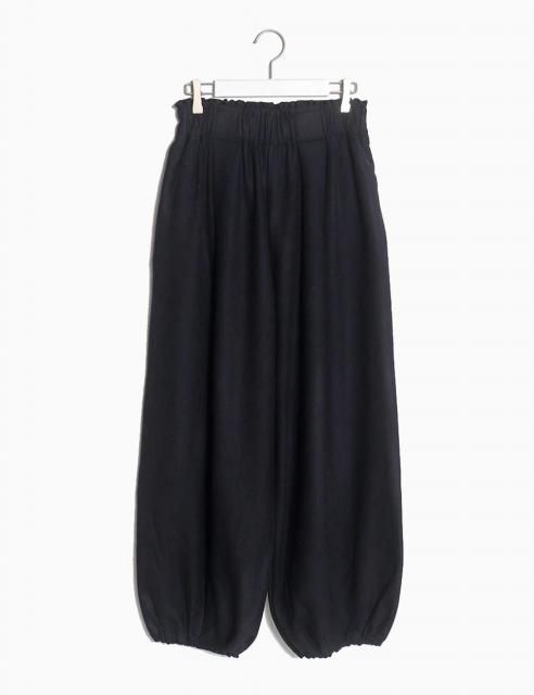 <img class='new_mark_img1' src='https://img.shop-pro.jp/img/new/icons8.gif' style='border:none;display:inline;margin:0px;padding:0px;width:auto;' />Wool Balloon Trousers