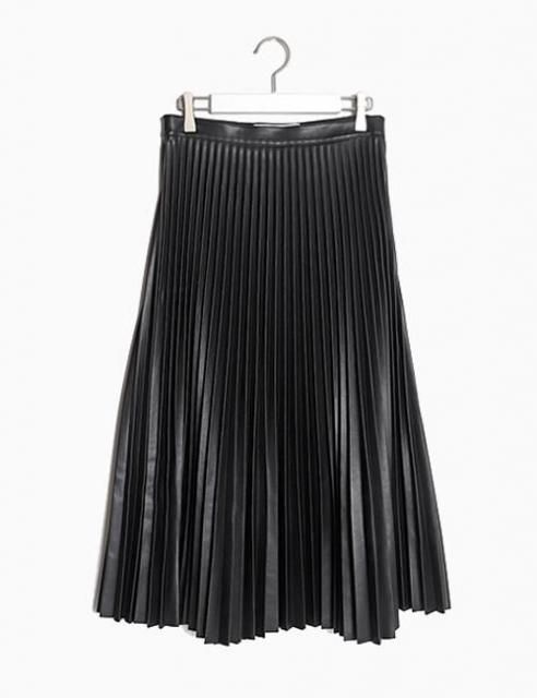 <img class='new_mark_img1' src='https://img.shop-pro.jp/img/new/icons8.gif' style='border:none;display:inline;margin:0px;padding:0px;width:auto;' />Faux Leather Pleats Skirt