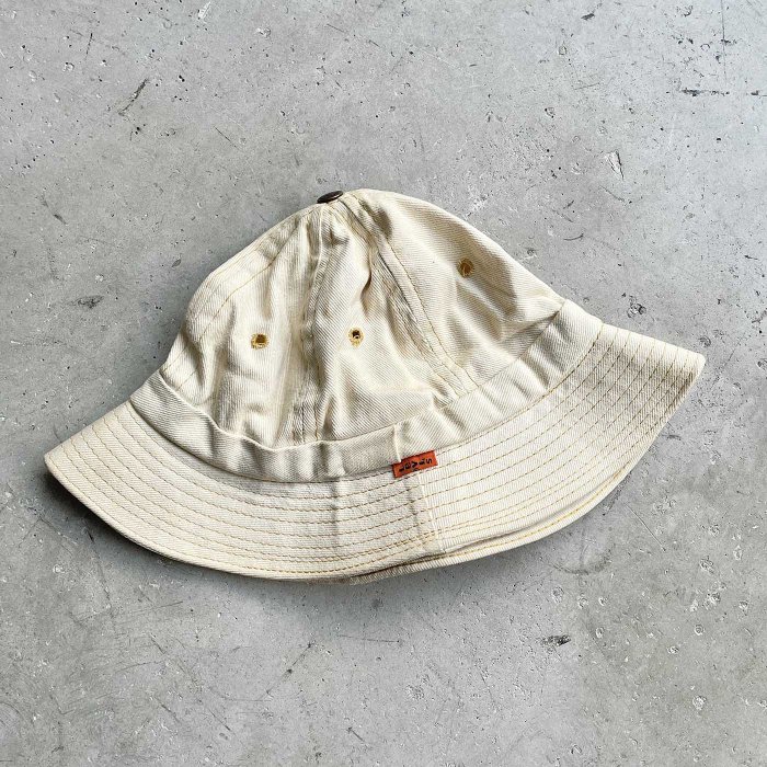 Levi's WHITE DENIM BUCKET HAT
