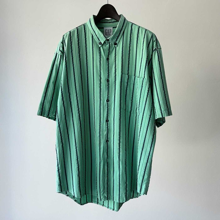 GAP COTTON SEERSUCKER STRIPED S/S SHIRT