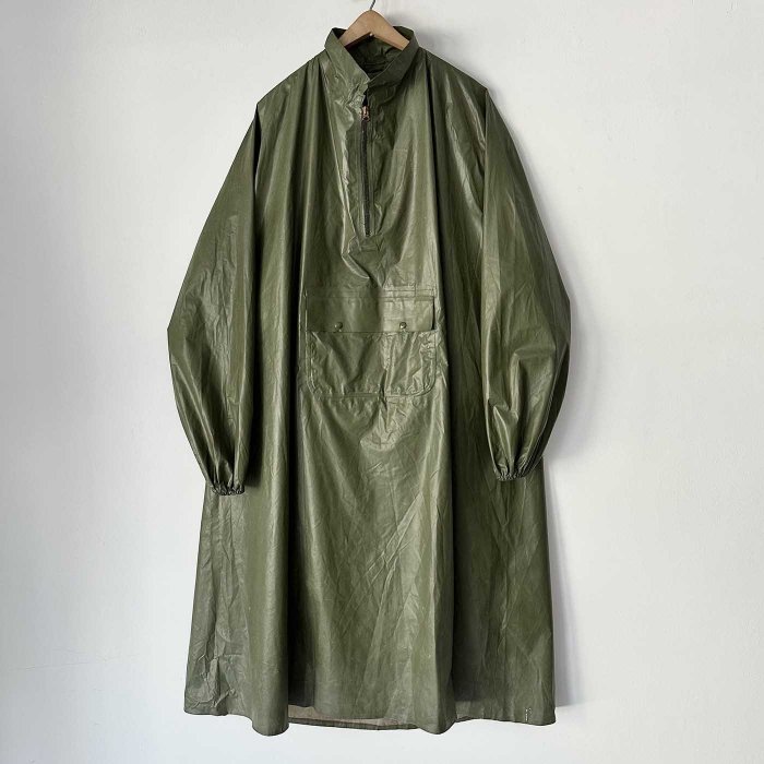 ABERCROMBIE&FITCH RUBBERIZED P/O RAIN COAT