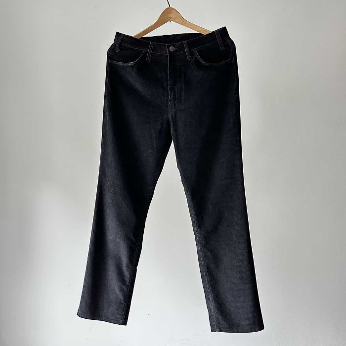 Levi's 519-1558 BLK CORDUROY PANTS(VERY GOOD CONDITION)