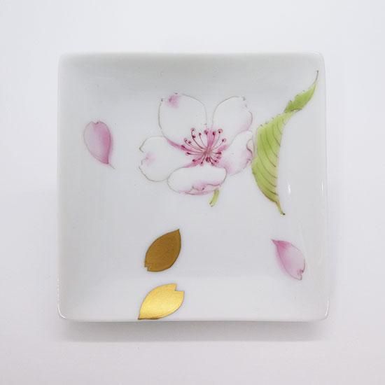 源右衛門　染錦花輪菊渕　皿 染錦花輪菊渕 碗皿 ｜ 有田焼の源右衛門窯公式オンラインショップ