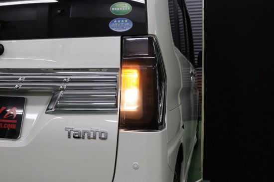 タントカスタムla600s テールランプ - ライト