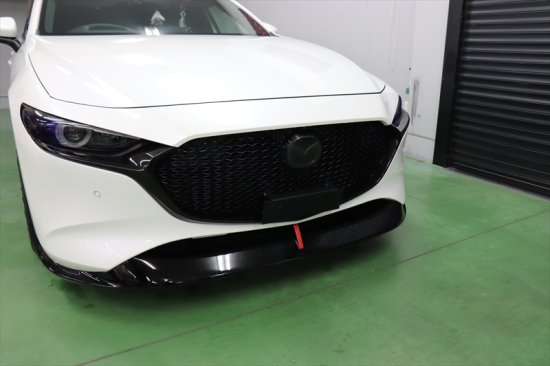 MAZDA3 フロントアンダースカートフィンレッドラインシート - 長野県松本市のカーセキュリティ専門店 AQUA ／オンラインショップ