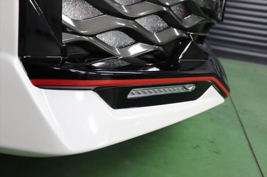 ヴォクシー90系 GRフロントスポイラー(LED付)レッドライン