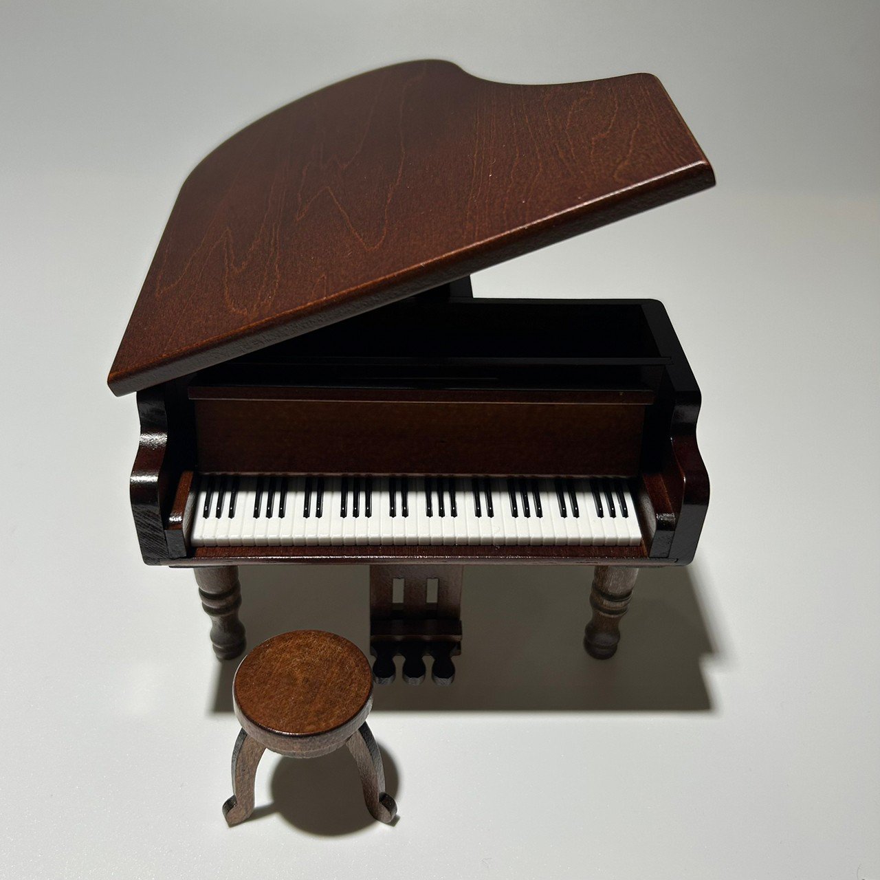 オルゴール　グランドピアノ　音がでる鍵盤　脚収納可　インテリア　品飾り花