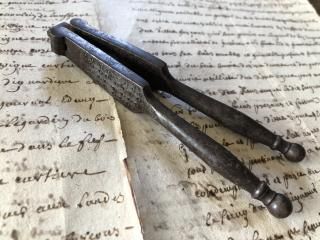 英国イングランド/きらめくガラスが美しいキャンドルホルダー/管理番号