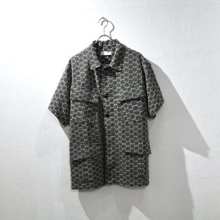 <img class='new_mark_img1' src='https://img.shop-pro.jp/img/new/icons1.gif' style='border:none;display:inline;margin:0px;padding:0px;width:auto;' />Urig 24SS ROUND EMB DRESS FATIGUE SHIRT SS				