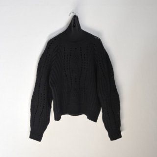 <img class='new_mark_img1' src='https://img.shop-pro.jp/img/new/icons1.gif' style='border:none;display:inline;margin:0px;padding:0px;width:auto;' />HATRA 24FW Allele Cable Sweater / Charcoal