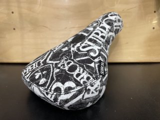 Subrosa Thrashed Pivotal Mid Seat (black/white)