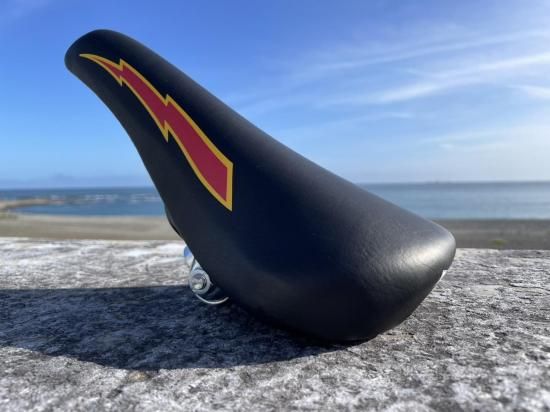 KUWAHARA サドル&グリップ KUWAHARA Lightning Saddle | サドル - MTB&BMX専門店・通信販売