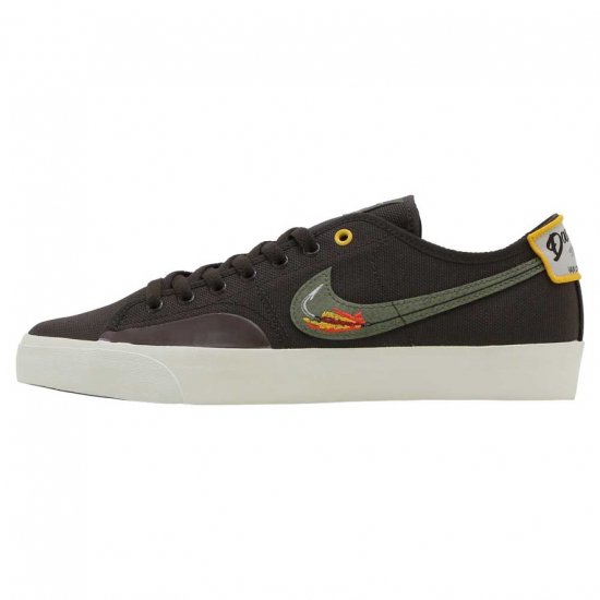 ナイキエスビー ブレーザー コート Dvdl Nike Sb Blzr Court Dvdl Cz5605 0