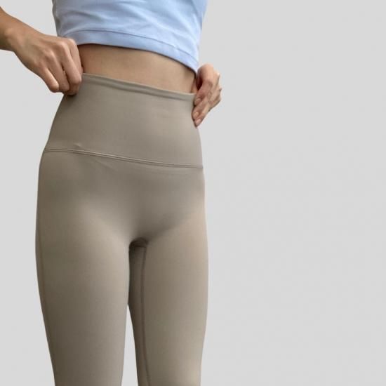 NOLI YOGA パラダイス　ヨガレギンス　USサイズS NOLI YOGA パラダイス ヨガレギンス USサイズS - メルカリ