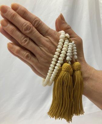 白珊瑚 本式念珠 みかん珠 八宗兼用 108珠本蓮数珠8㎜ - 女性向け