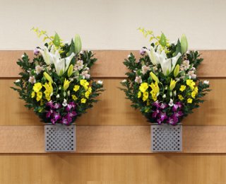 【グリーンホール専用】ホール用壁掛生花（1対）