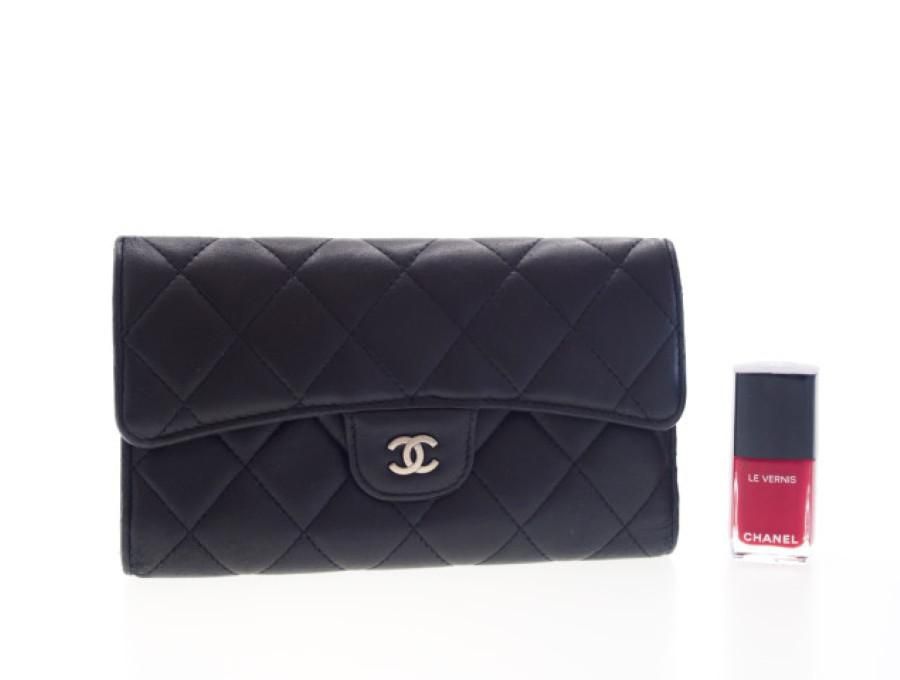 33 美品　CHANEL　マトラッセ　Wホック　フラップ　ロングウォレット　黒