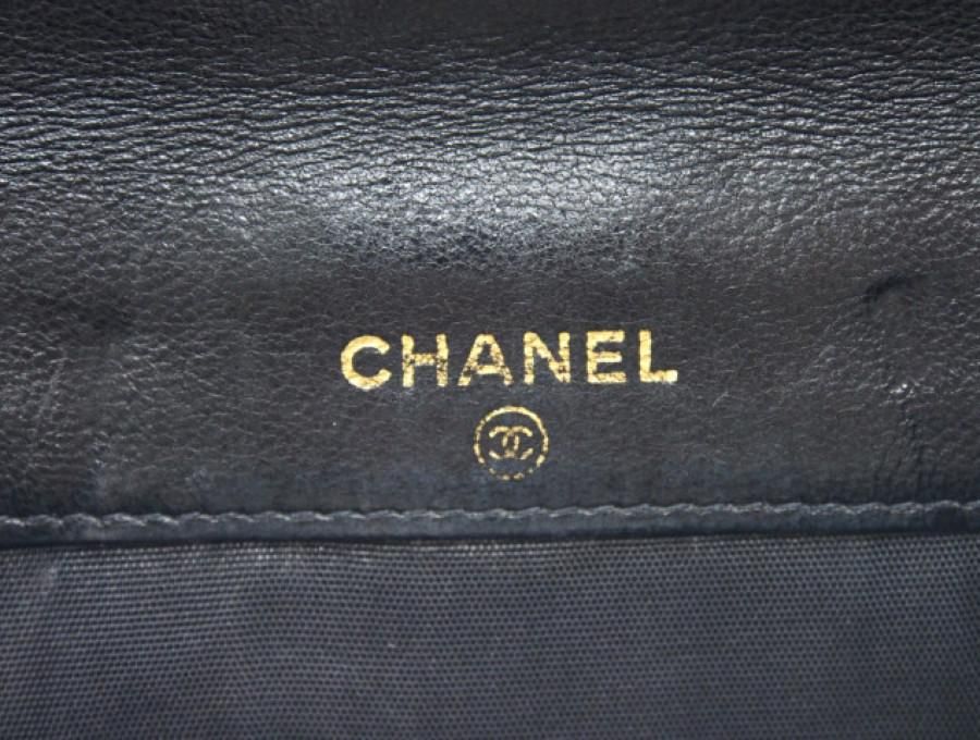 Used 通常品】シャネル CHANEL 二つ折り財布 キャビアスキン CC 型押し