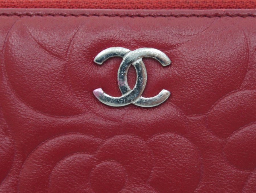 【Used 美品】シャネル CHANEL カメリア 型押し 長財布 ロングウォレット ラウンドファスナー ラムスキン 赤 レッド 2014.11 -  ブランドジャックリスト