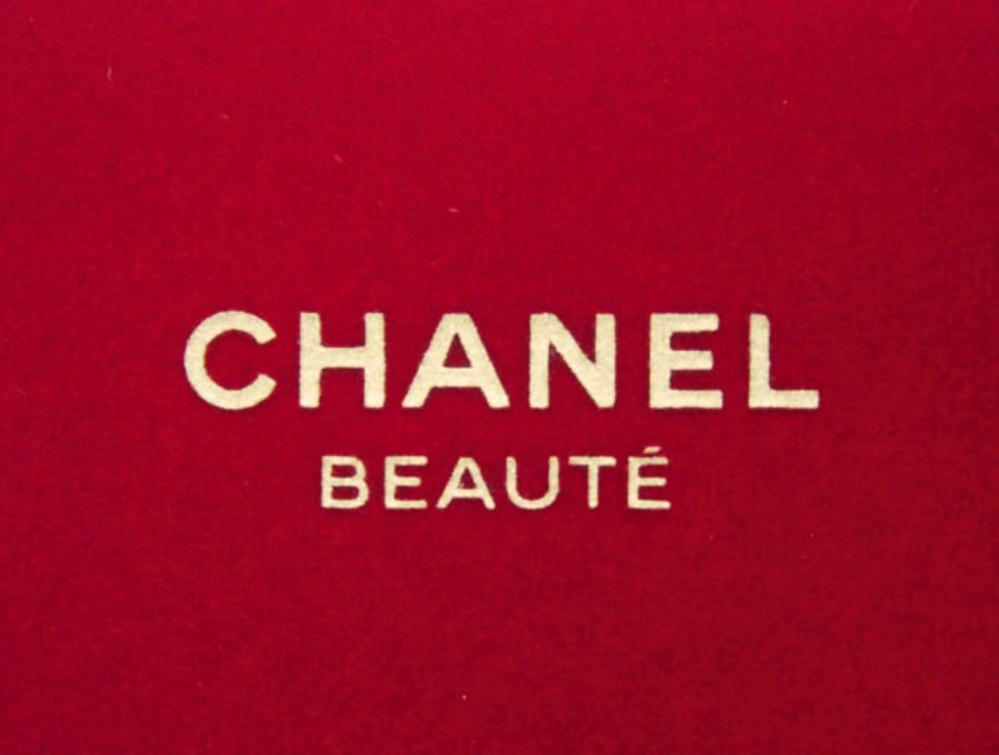 【New 新品】シャネル CHANEL ノベルティ コフレポーチ スクエアポーチ BEAUTE 2019 ラメ入りファスナーテープ ベルベット 赤  レッド - ブランドジャックリスト