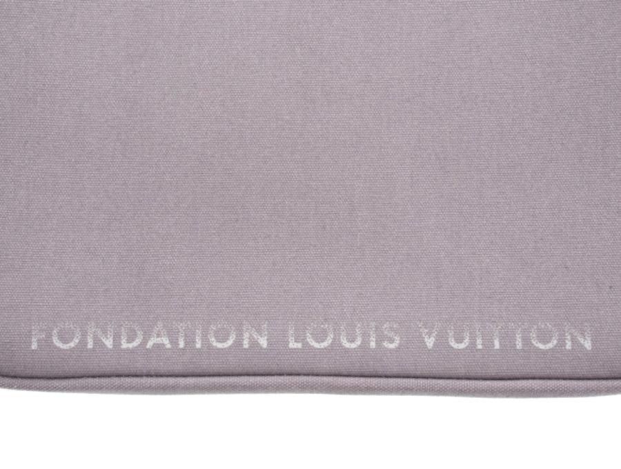 【Used 未使用】ルイヴィトン LOUIS VUITTON PCケース ノートパソコン 15インチ iPad タブレットケース フォンダシオン  美術館限定 グレー - ブランドジャックリスト