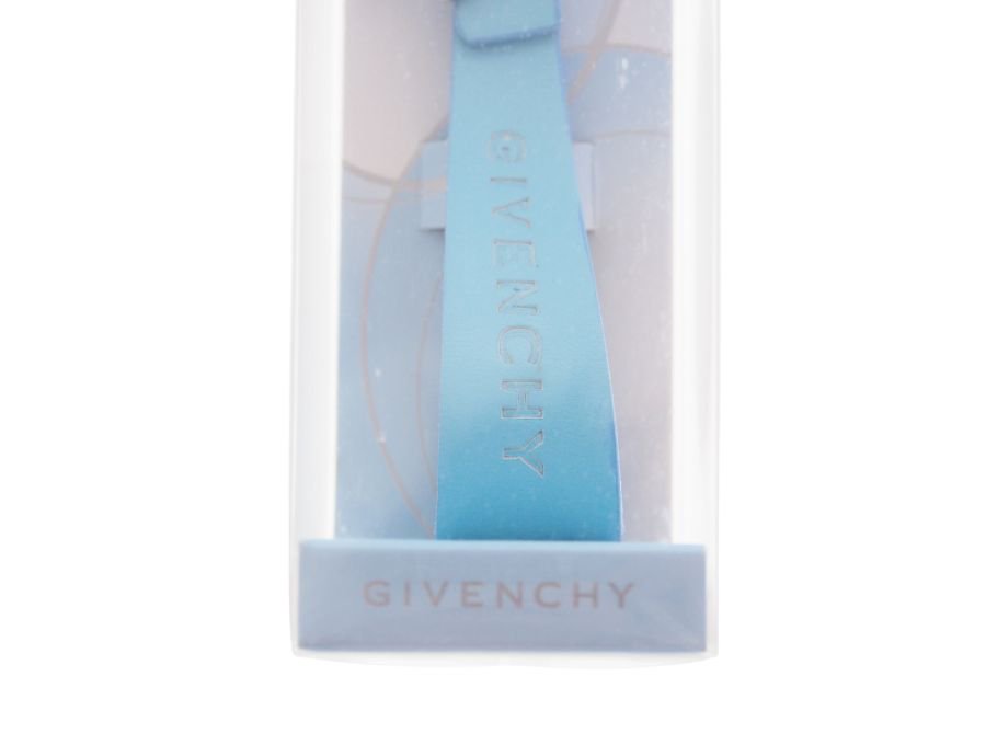 Baby blue outlet givenchy slides